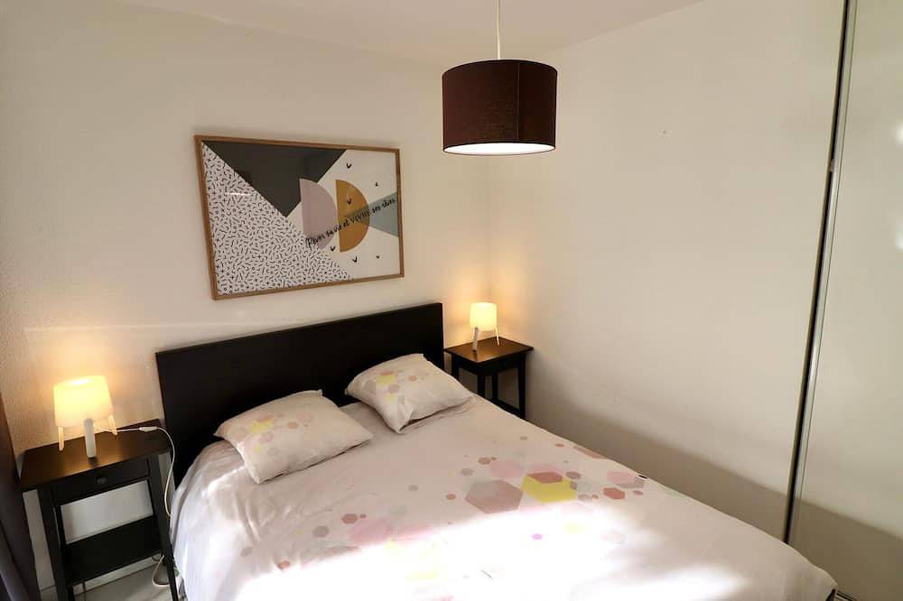 Entire apartment, Cozy Studio Near Central Annecy with Parking and Terrace in Annecy, Annecy region