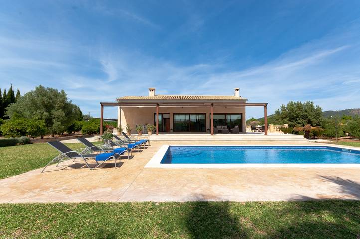 Villa für 5 Personen, mit Terrasse und Garten
