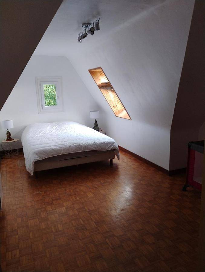 Location de vacances pour 7 personnes, avec jardin et terrasse dans Plage Kerfany