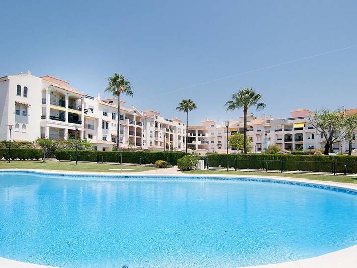Holiday rental for 6 people, with pool and terrace as well as garden in San Pedro de Alcántara