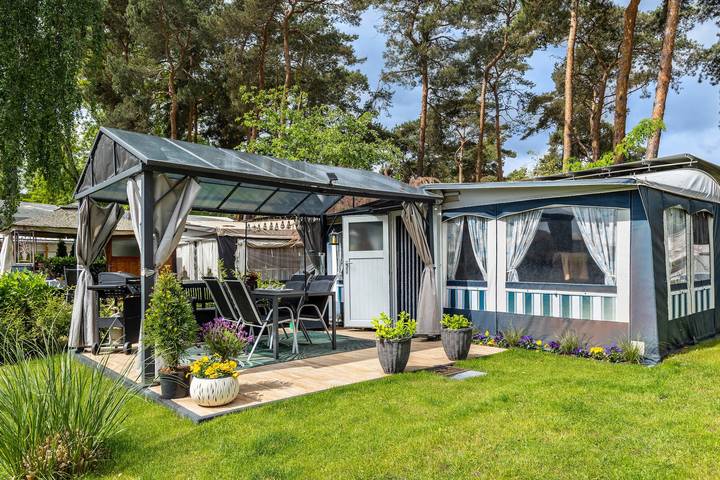 Caravan for 4 people, with Yard and Lake view