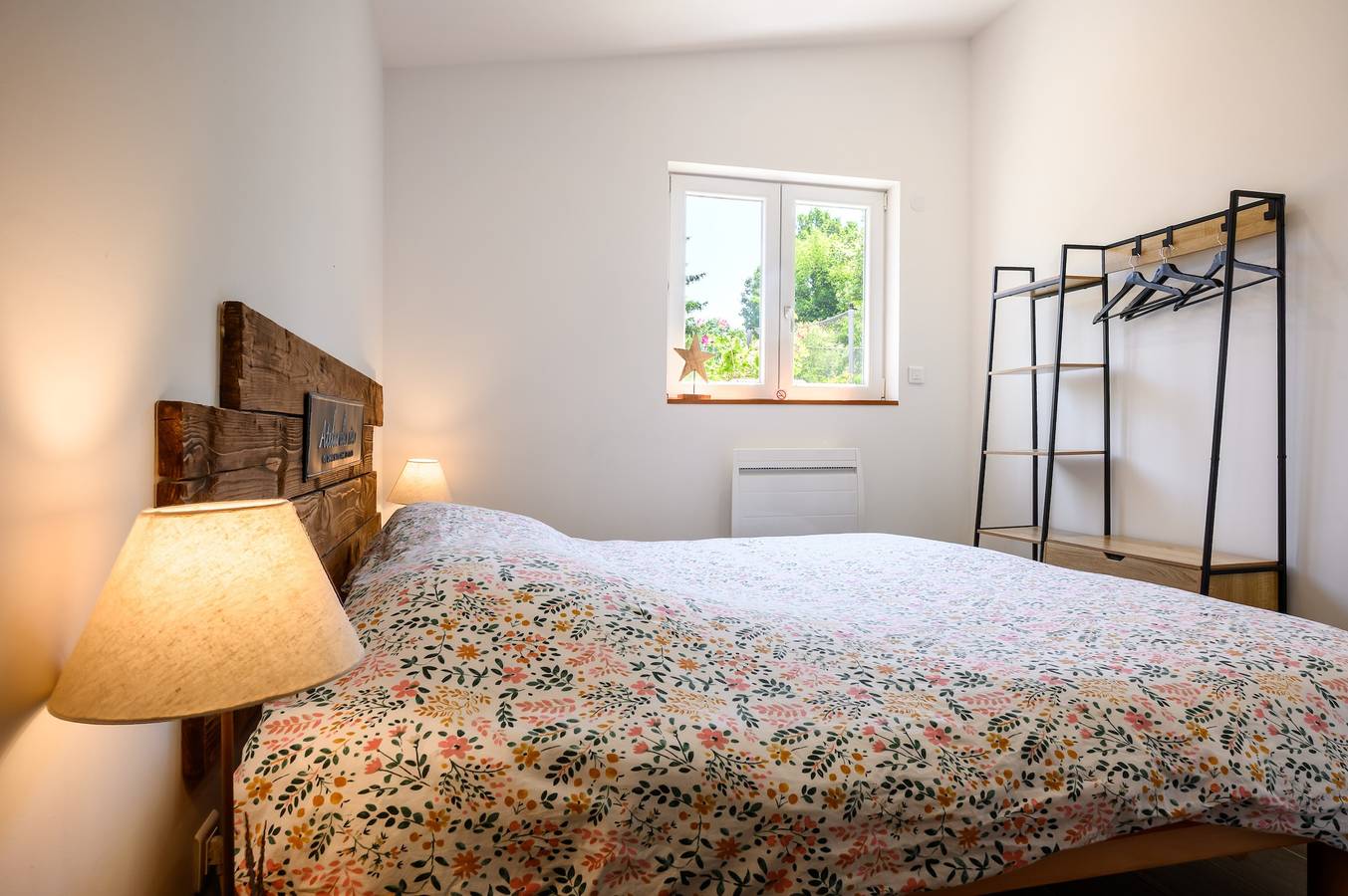 Vakantiehuis 'Flora Gîte' met privéterras, tuin en wifi, foto 14