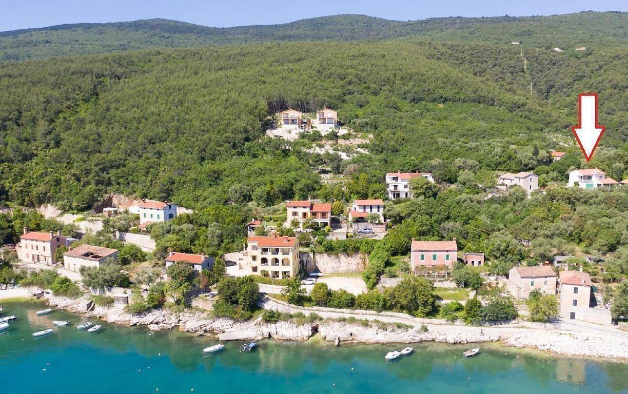 Ganze Ferienwohnung, Traumhaftes Apartment mit großer Terrasse in Raša, Ostküste Istrien
