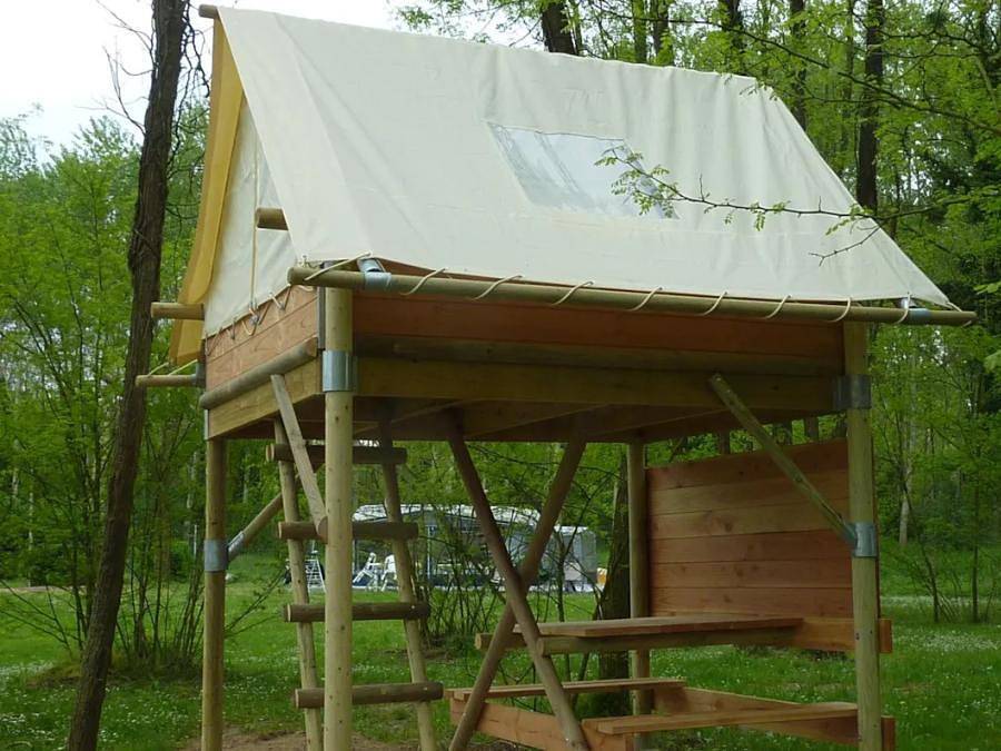 Camping du Lac de Cormoranche - Tente 2 personnes - bivouac perché (sanitaires communs du camping) in Cormoranche-sur-Saône, Région de Bourg-en-Bresse
