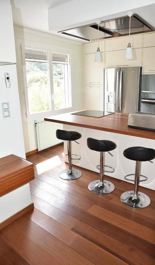 Gîte pour 12 personnes, avec vue ainsi que jardin et piscine dans Plage Fabrégas - 2