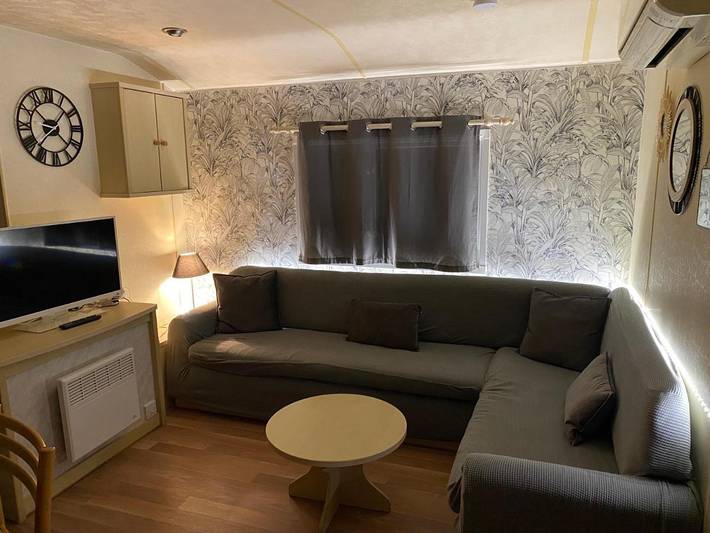 Camping pour 4 personnes, avec Terrasse et Piscine à La Londe-les-Maures - 3