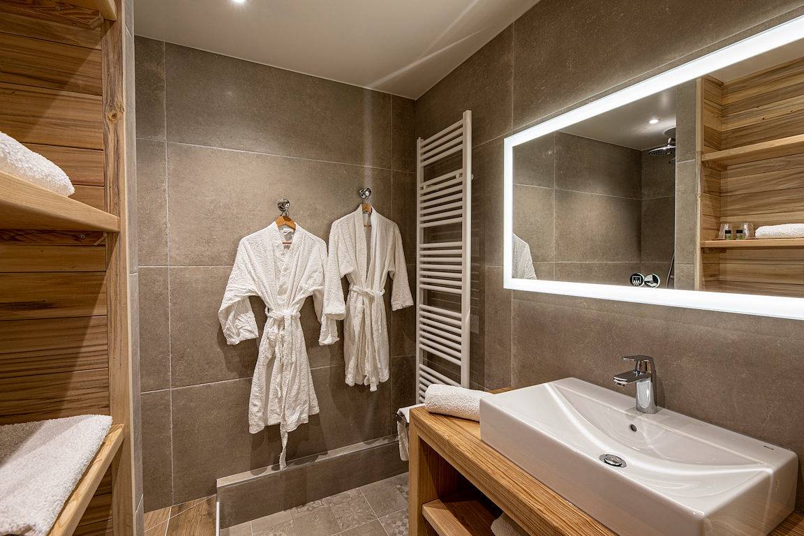 Studio entier, Studio à fleur d'eau Chez Marie : au cœur du Volcan in Pailherols, Région d'Aurillac