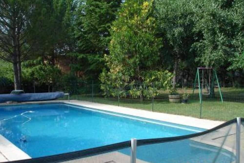 Houses / villas - 6 rooms - 8/10 persons in La Tour-d'Aigues, Parc naturel régional du Luberon