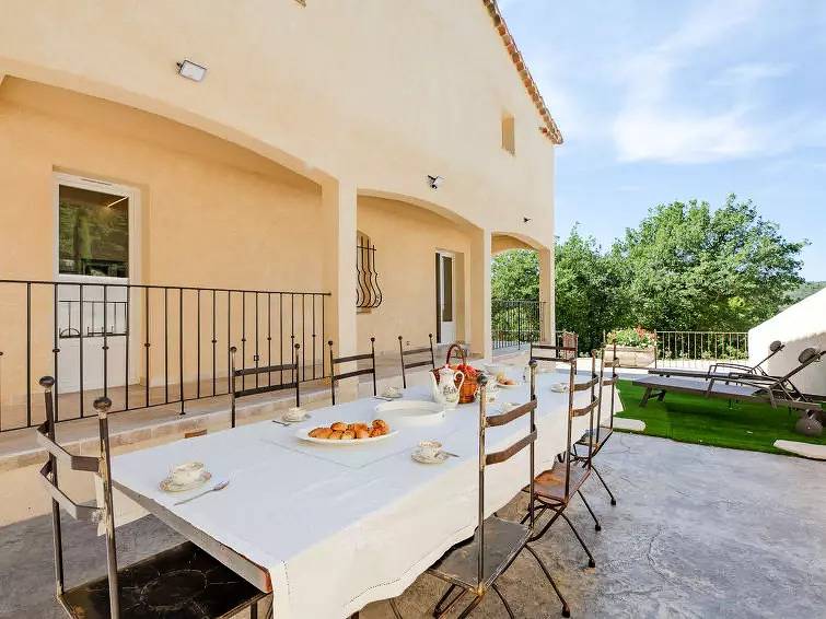 Maison 8 Personnes in Bauduen, Région de Brignoles