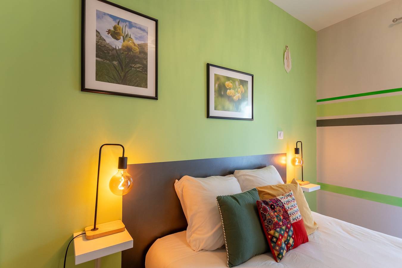 Chambre d’hôtes « Chambre - Lis » : vue montagne, Wi-Fi et climatisation in Aroue-Ithorots-Olhaïby, Région de Bayonne