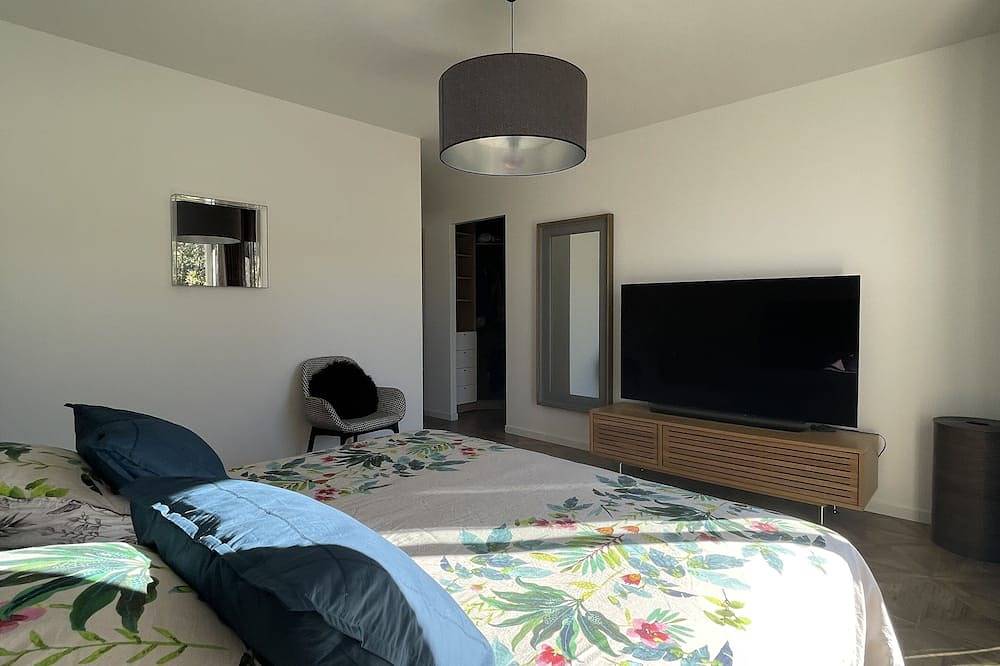 Magnificent new villa between sea and mountains, between Porticcio and Ajaccio in Cauro, Ajaccio und Umgebung