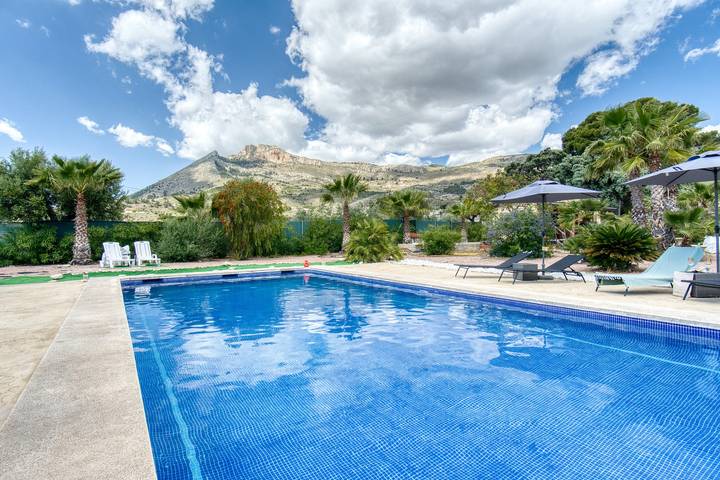 Ganzes Studio, Studio-Apartment 'La Luna' mit Bergblick, Wlan und Klimaanlage in Xixona, Alicante Binnenland