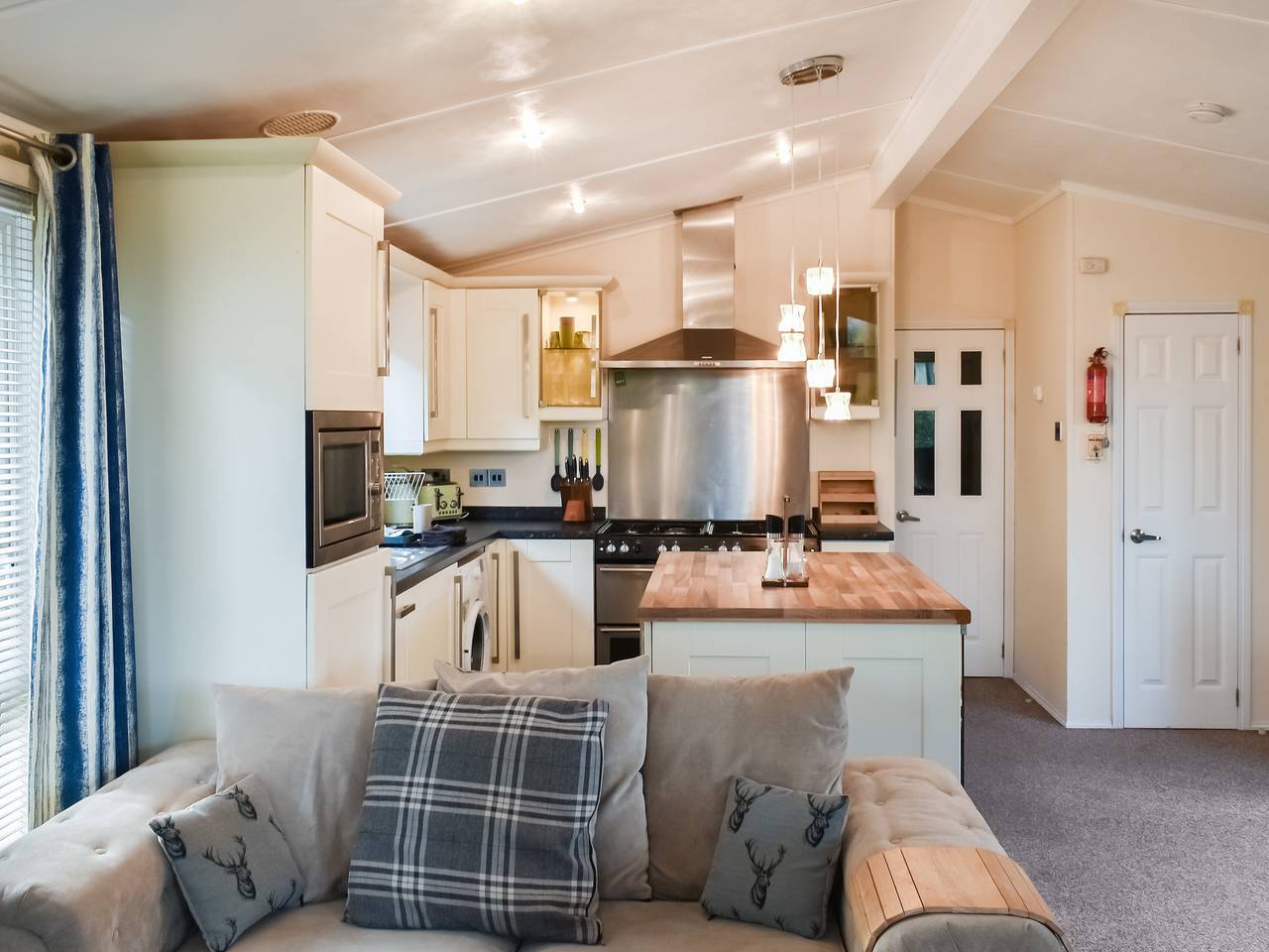 Azure Retreats - Beautiful Sea View - Uk48810 in Lowestoft, Sunrise Coast