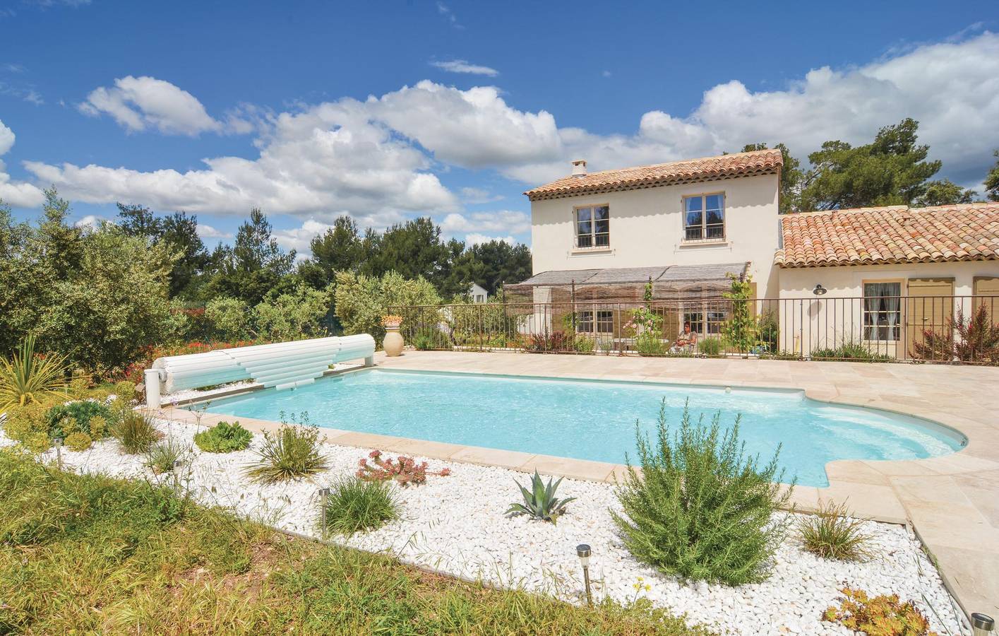 Apt. tranquille de 147m2 avec piscine et parking, 1km d'Eygalières in Eygalières, Région d'Arles