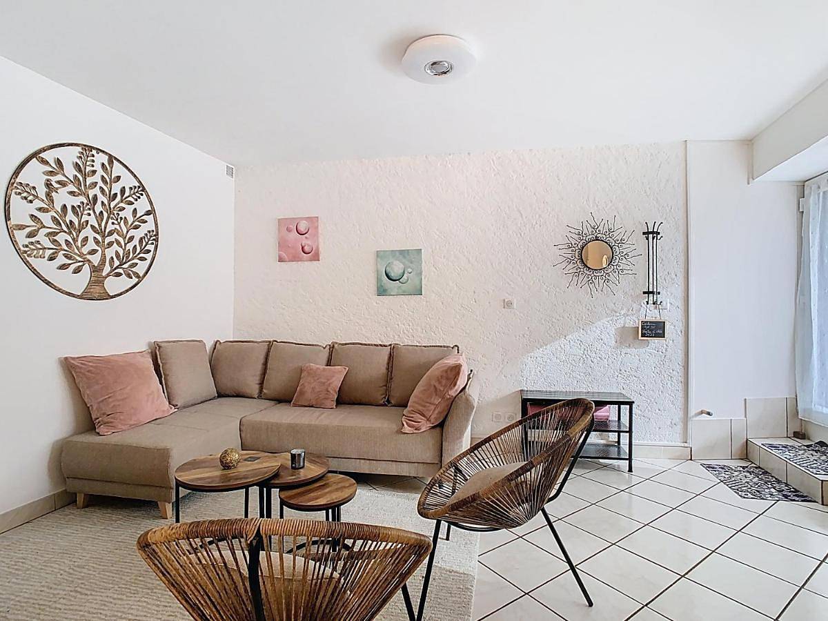 Appartement entier, L'îlot Cosy, 37m2, 1 terrasse, 1 chambre, 3 pers in La Buisse, Isère
