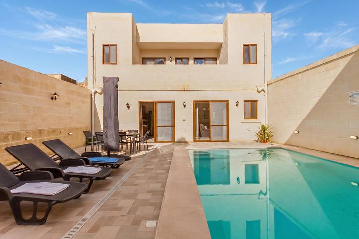 Casa de férias para 15 pessoas, com piscina infantil e terraço e ainda piscina, com animais de estimação - 1
