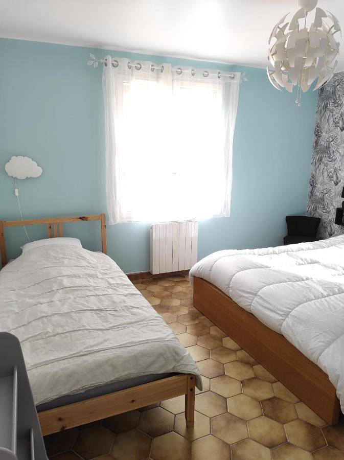 Gîte pour 2 personnes, avec vue et jardin ainsi que terrasse et piscine à Cabasse - 4