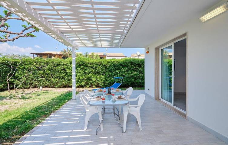 Residence for 4 people in Dolcevita Beach, Ragusa
