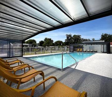 Gîte pour 2 personnes, avec terrasse et piscine, animaux acceptés à Les Mathes