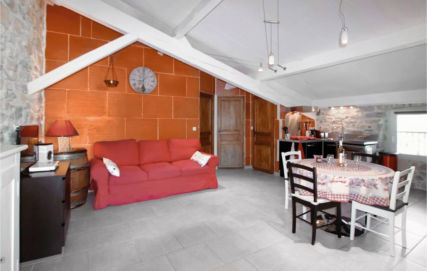 Luxus-Wohnung mit Pool & Spa - in der Nähe von Grospierres' Zentrum in Grospierres, Ardèche