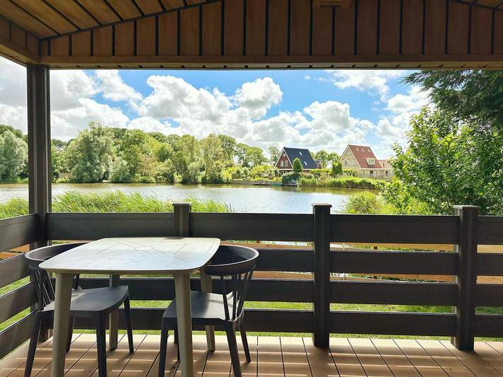 Chalet für 2 Personen, mit Seeblick und Garten sowie Balkon in Nordholland - 2