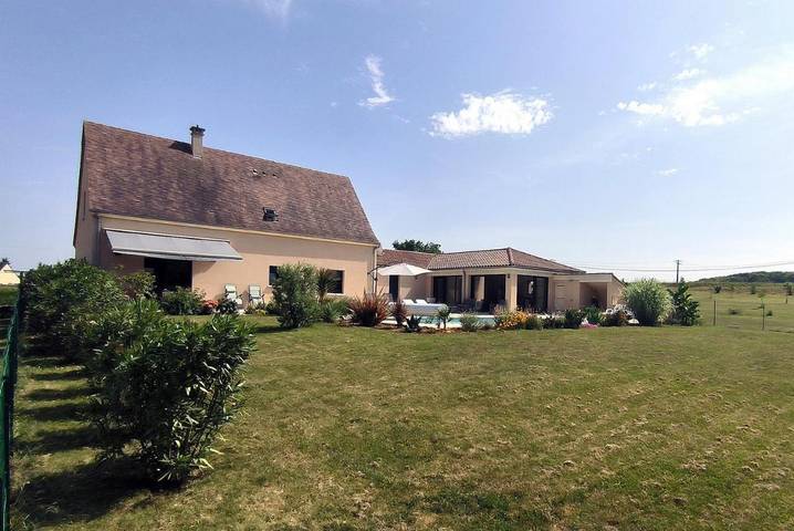 Location de vacances pour 9 personnes, avec piscine et jardin à Saint-Crépin-et-Carlucet - 4