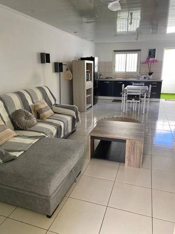 Gîte pour 4 personnes, avec terrasse dans Cambuston