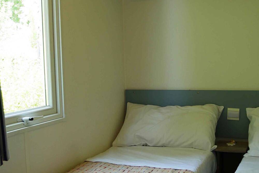 Mobilehome with air conditioning, terrace and pool in Balatonfüred, Balatonfüredi járás