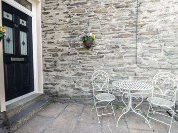 Log Cabin for 6 People in Bowness-on-Windermere, Cumbria, Photo 1