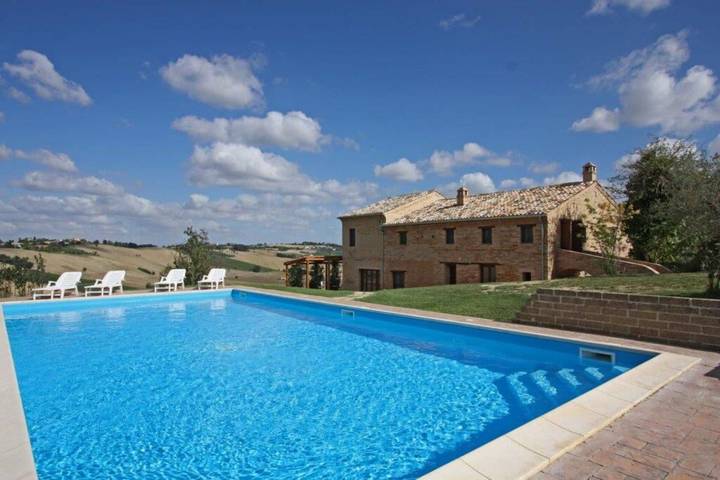 Villa la Dolcevita in Montegiorgio, Provincia di Fermo