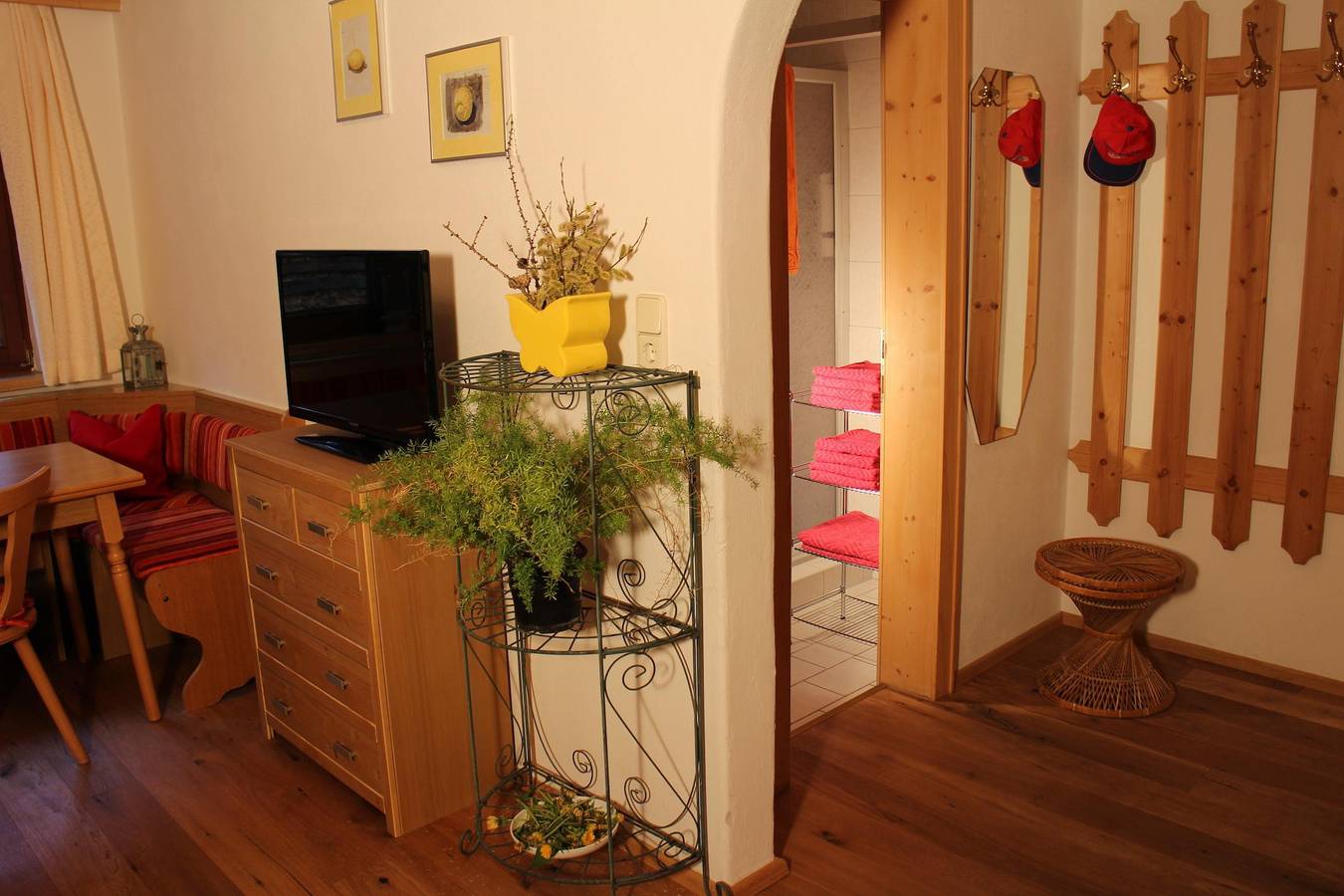 Ganze Ferienwohnung, "Morgenrot" Apartment/2 Schlafräume/Bad, in Virgen, Bezirk Lienz