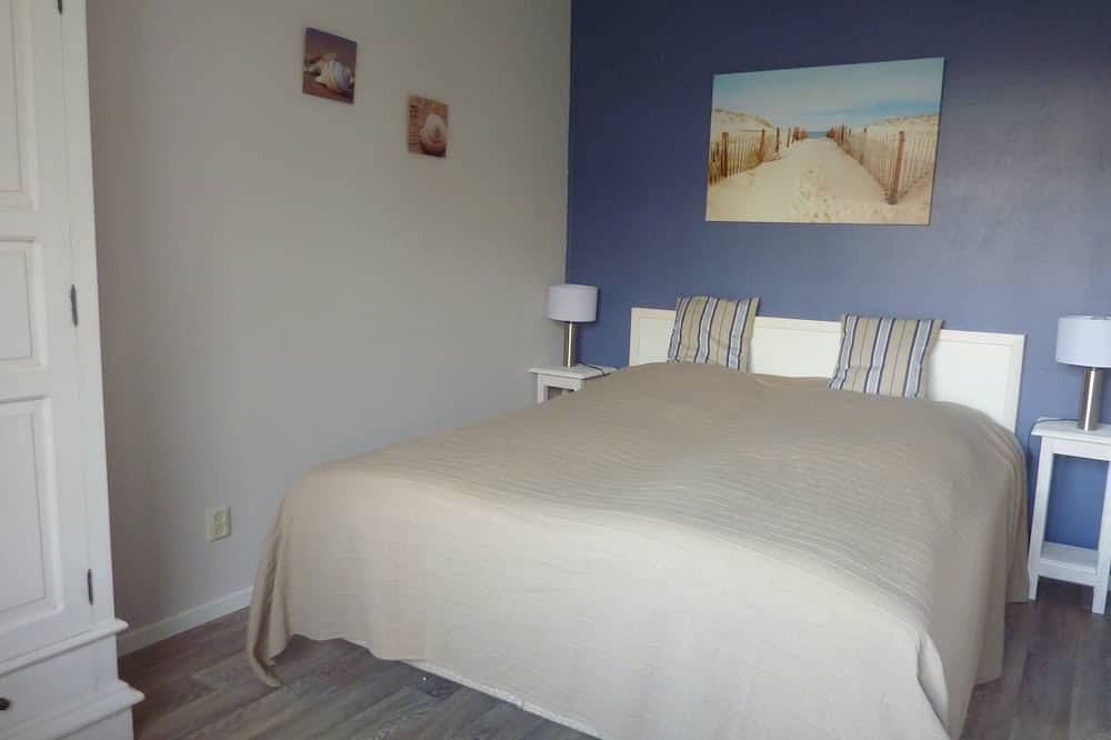 Geheel appartement, Appartement op de begane grond met terras op het zuiden op 100 m van het strand in Callantsoog, Nederlandse Noordzeekust