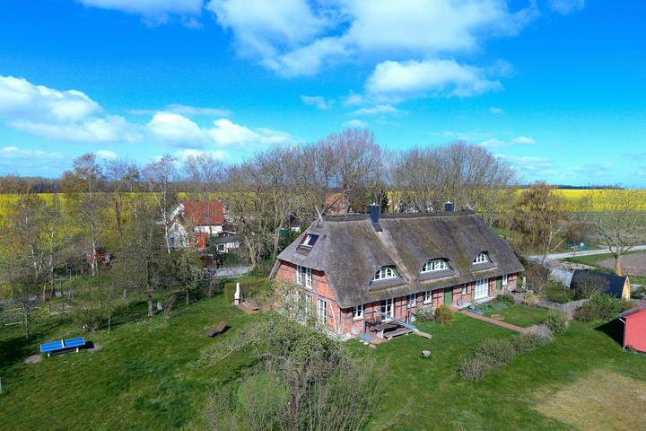 Ferienhaus für 14 Personen, mit Seeblick und Ausblick sowie Garten und Sauna, kinderfreundlich in Mecklenburg-Vorpommern - 2