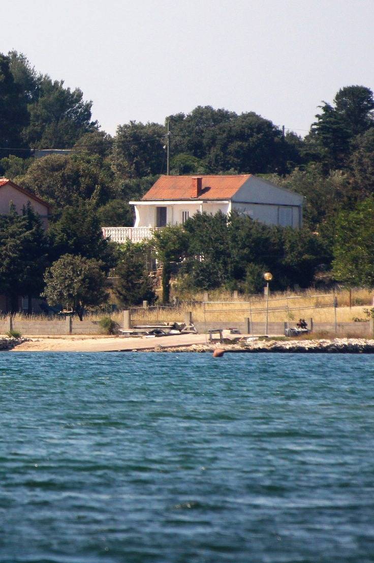 Ganze Wohnung, 1-Zimmer-Ferienwohnung mit Terrasse Verunic, Dugi otok A-8104-b in Sali, Dugi Otok