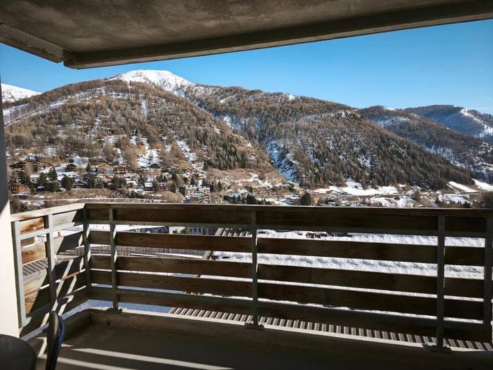 Gîte pour 6 personnes, avec Terrasse et Vue dans Cinéma L'Aiguille