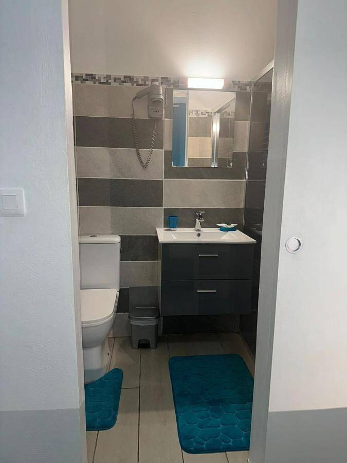 Gîte pour 2 personnes, avec terrasse et jacuzzi à Gros Morne (homonymie) - 3