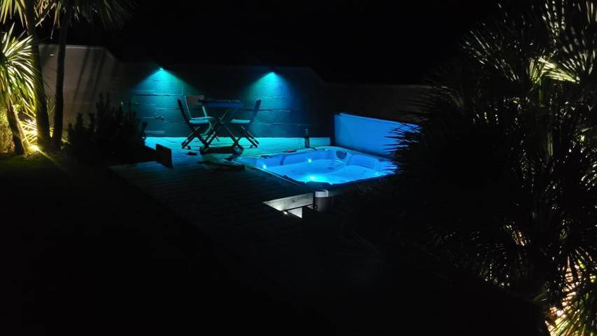 Holiday apartment for 2 people, with garden and hot tub as well as terrace - 1