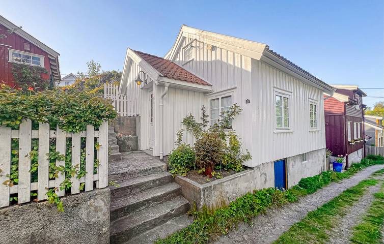 Ferienhaus für 6 Personen, mit Terrasse und Garten in Grimstad