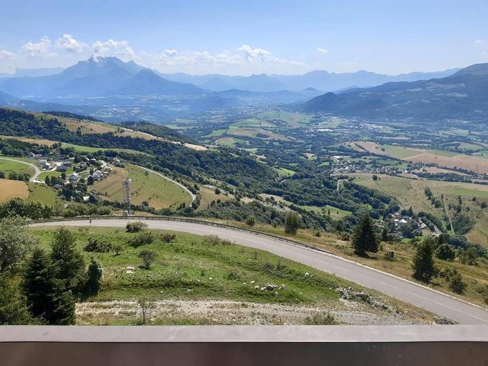 Gîte pour 8 personnes, avec vue ainsi que balcon et vue sur le lac, animaux acceptés à Saint-Honoré