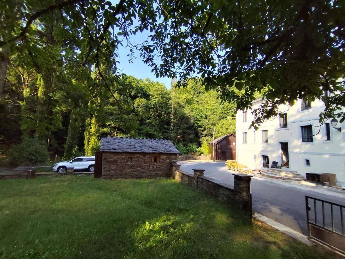 Single Room in Samos (Lugo), Reserva da Biosfera Ribeira Sacra e Serras do Oribio e Courel
