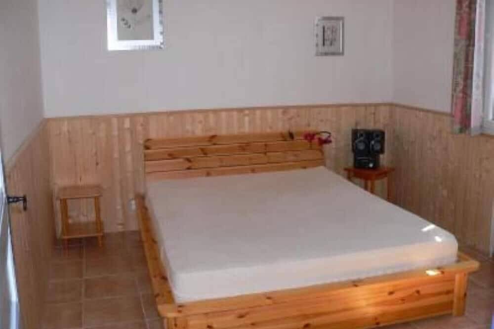 Maison climatisée pour 10 personnes avec piscine  à 10 mn d'Avignon in Entraigues-sur-la-Sorgue, Vaucluse