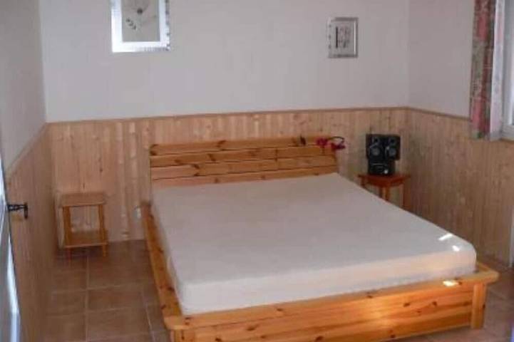 Location de vacances pour 10 personnes, avec terrasse et jardin, animaux acceptés à Entraigues-sur-la-Sorgue - 3