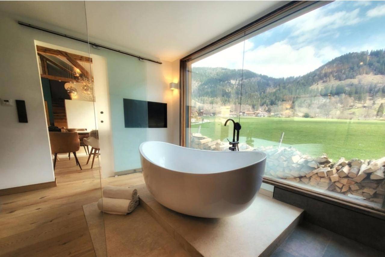 Stylische Alpenlounge mit Pool, Blockhaus-Sauna und Jacuzzi für bis zu 12 Personen in Sudelfeld, Bayrischzell