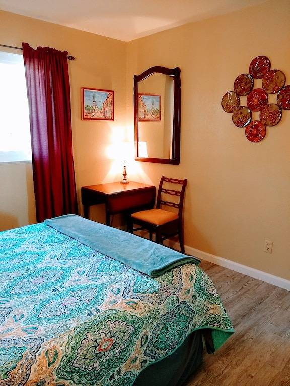 Wunderschönes Haus am See mit spektakulärer Aussicht, neues Deck / privates Dock für 6 Personen in California North Coast