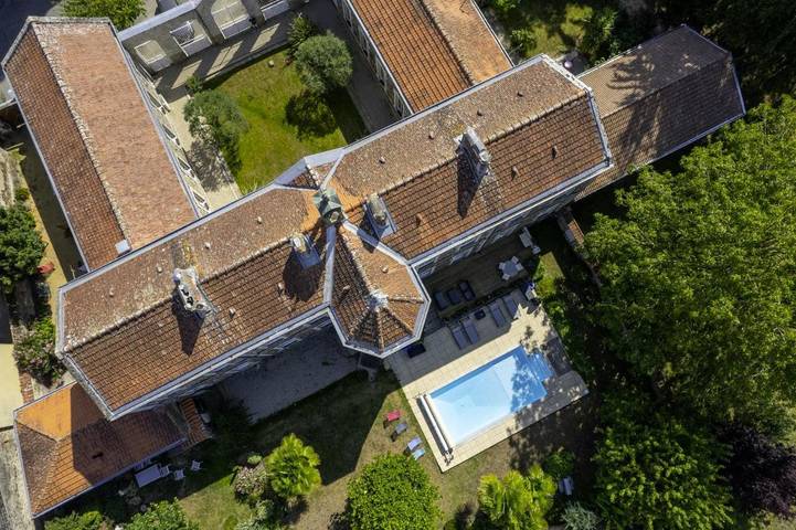 Location de vacances pour 2 personnes, avec terrasse ainsi que piscine et jardin à Mesnard-la-Barotière - 4