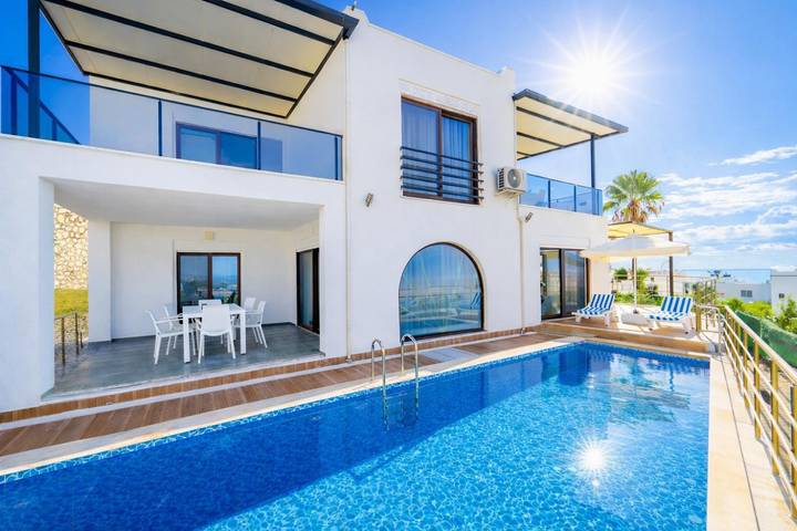 Villa für 8 Personen, mit Terrasse - 1