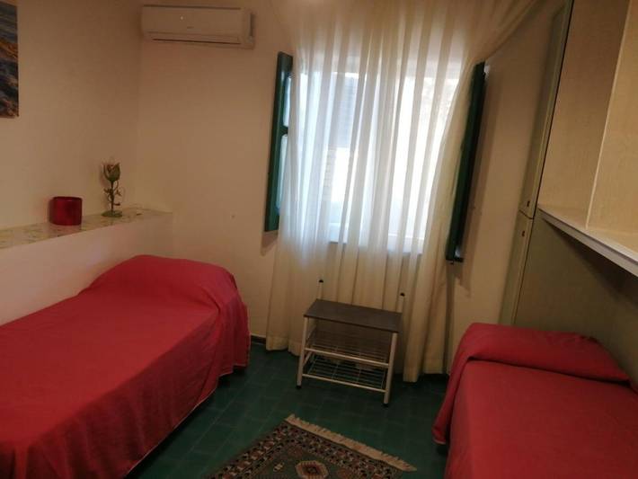 Location de vacances pour 4 personnes, avec terrasse ainsi que vue et jardin, animaux acceptés à Porticello - 3