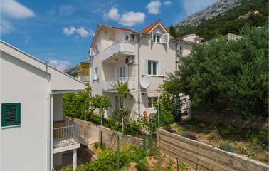 Ferienwohnung für 4 Personen, mit Terrasse und Garten in Pisak