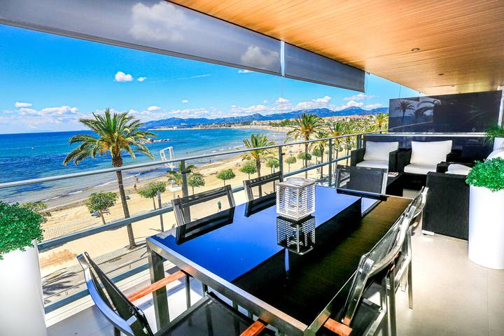 Appartement de vacances pour 4 personnes, avec terrasse et piscine à Cambrils