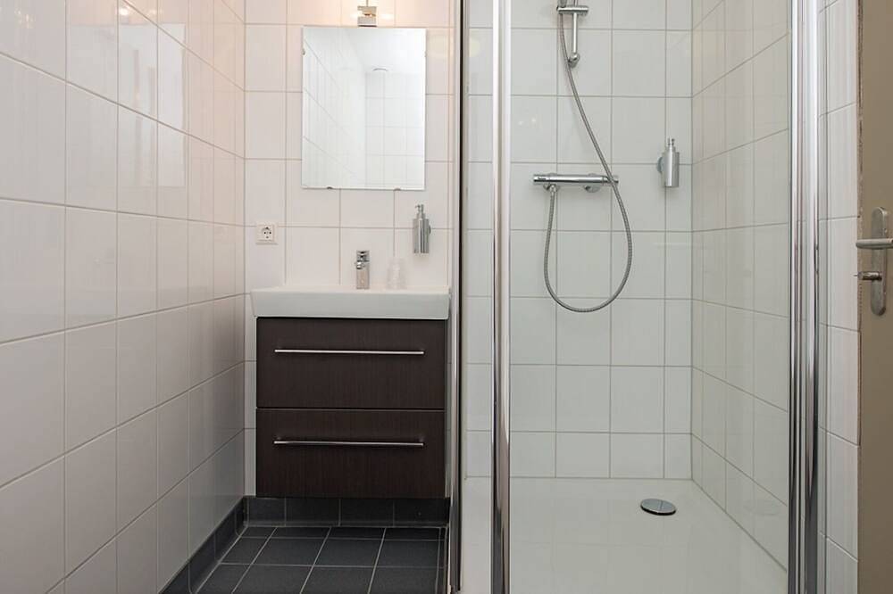 Charming Unit with Garden Access and Free Parking in Vlijmen, Near Efteling in Noord-Brabant